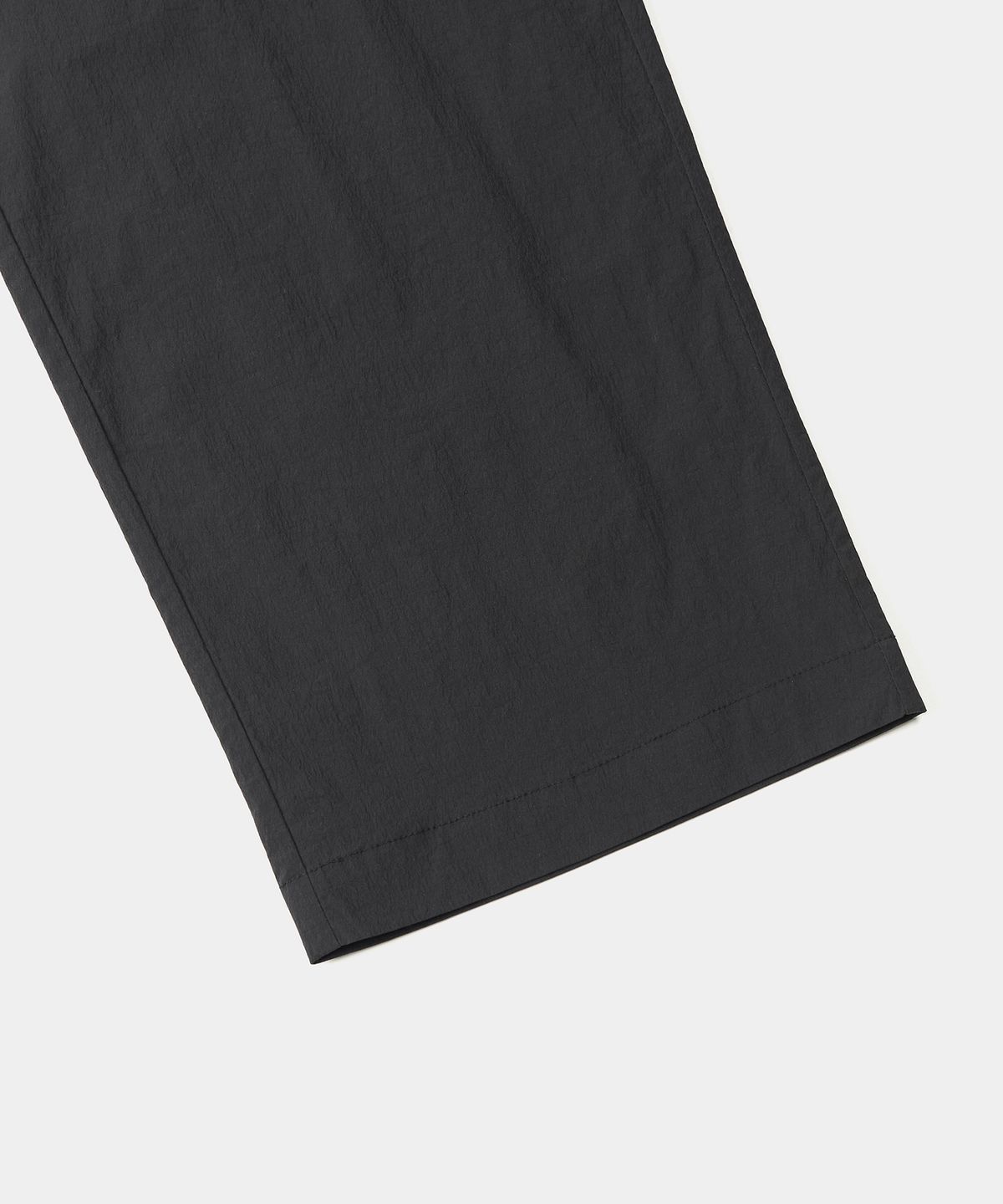 엑스컨테이너(EXCONTAINER) 핀턱 와이드 시어서커 팬츠 (BLACK)