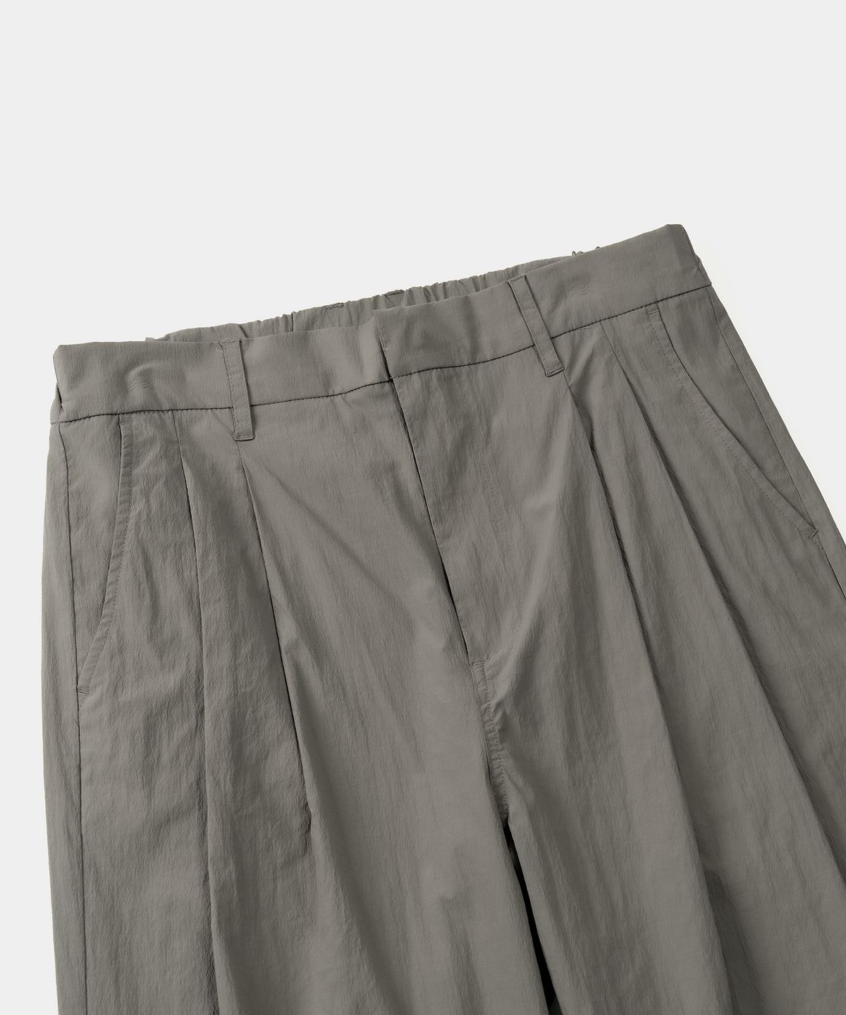 엑스컨테이너(EXCONTAINER) 핀턱 와이드 시어서커 팬츠 (CHARCOAL)