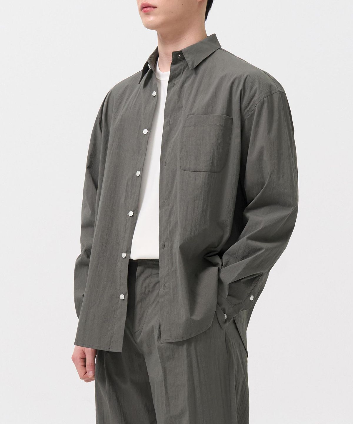 엑스컨테이너(EXCONTAINER) 오버핏 시어서커 셔츠 (CHARCOAL)