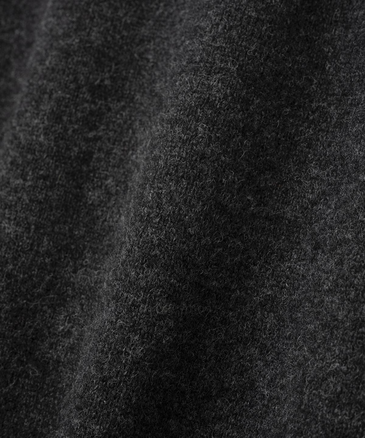 니티드(KNITTED) 쉐기독 울 100% 라운드 베스트 CHARCOAL