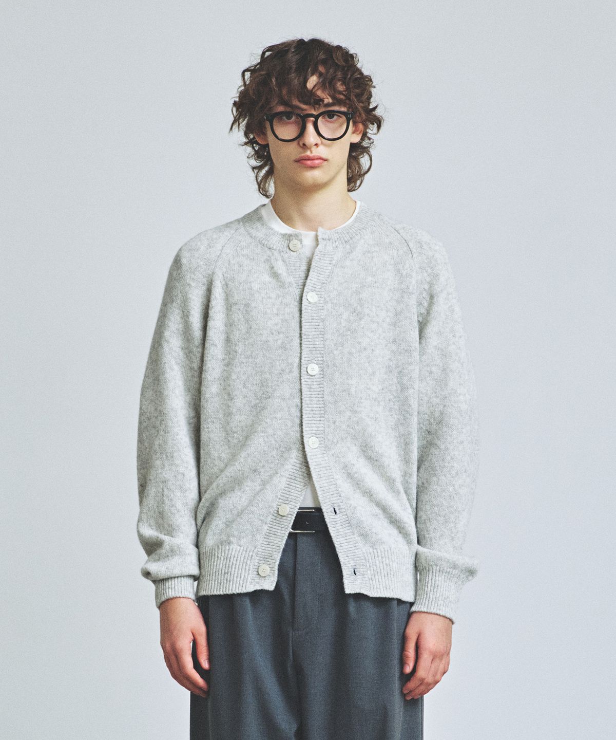 니티드(KNITTED) 쉐기독 울 100 라운드 가디건 MELANGE GREY