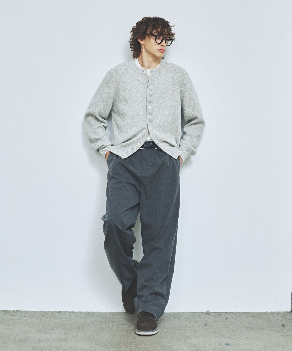 니티드(KNITTED) 쉐기독 울 100 라운드 가디건 MELANGE GREY