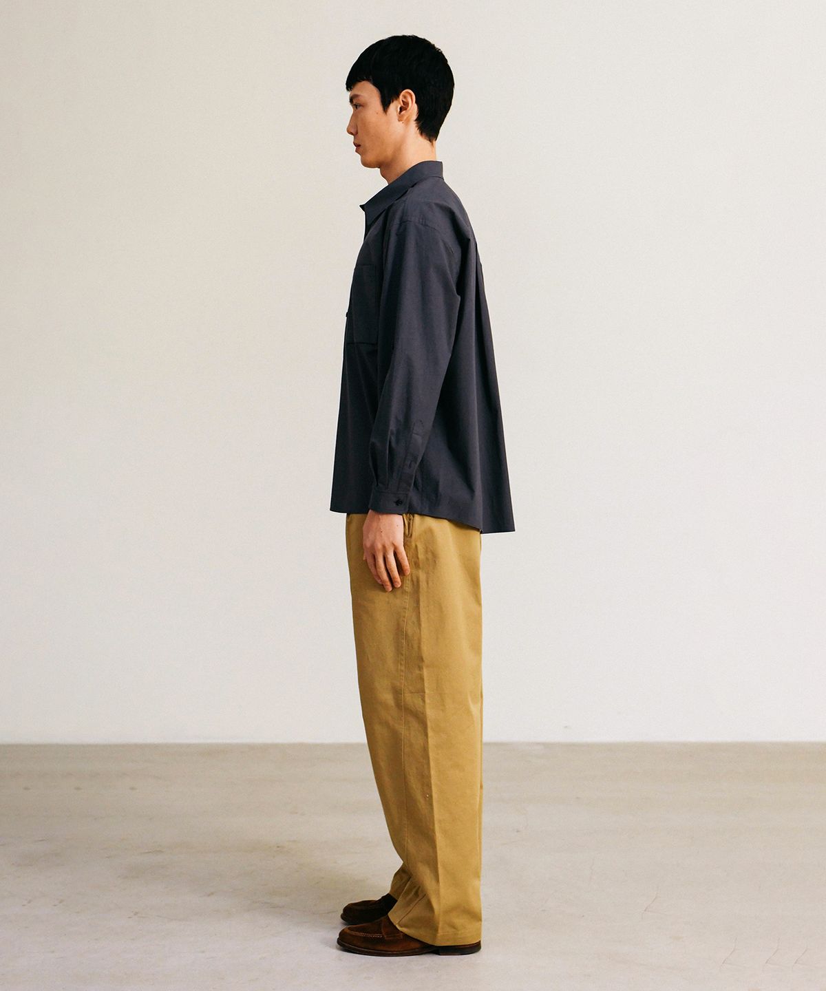 예일(YALE) 60S TYPEWRITER DOUBLE POCKET SCROLL SLEEVE SHIRT BROWN