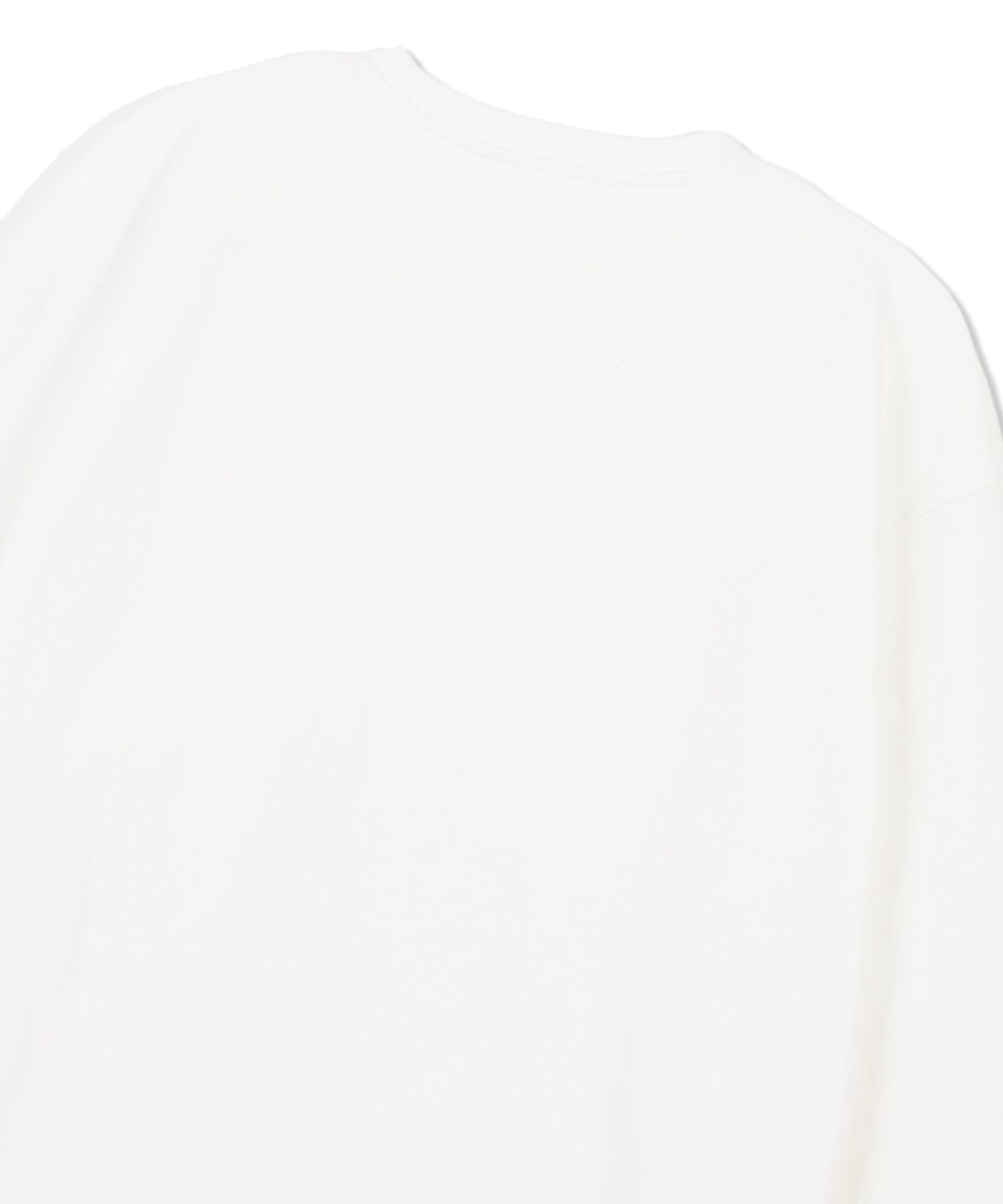 아스트랄 프로젝션(ASTRAL PROJECTION) 에이피 스튜디오 루즈핏 맨투맨_화이트