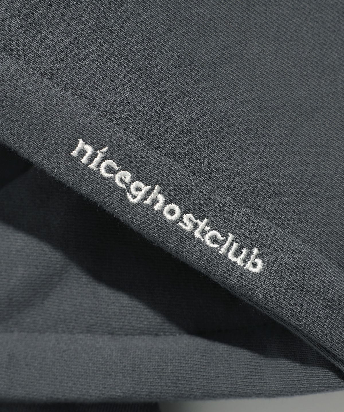 나이스고스트클럽(NICEGHOSTCLUB) KILLS AND KISSES HOODIE_CHARCOAL(NG2ESUM415A)