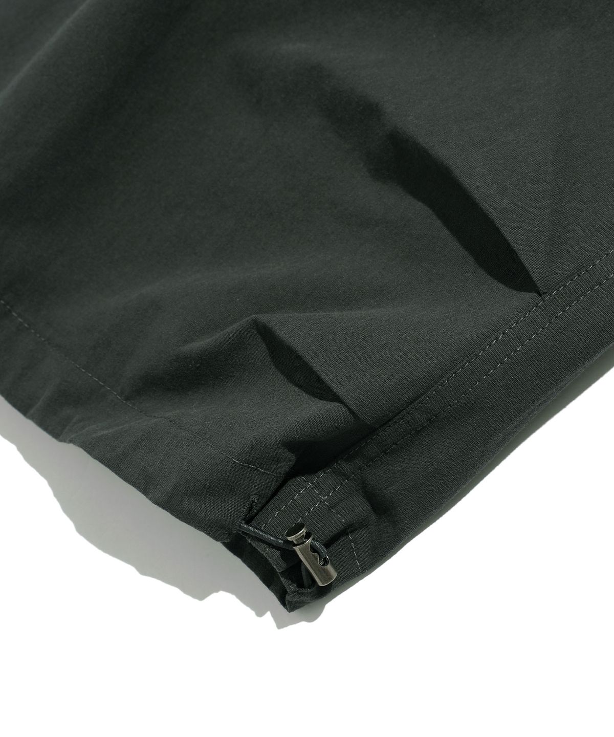 나이스고스트클럽(NICEGHOSTCLUB) PARACHUTE MIDI SKIRT_CHARCOAL(NG2ESUPA90A)