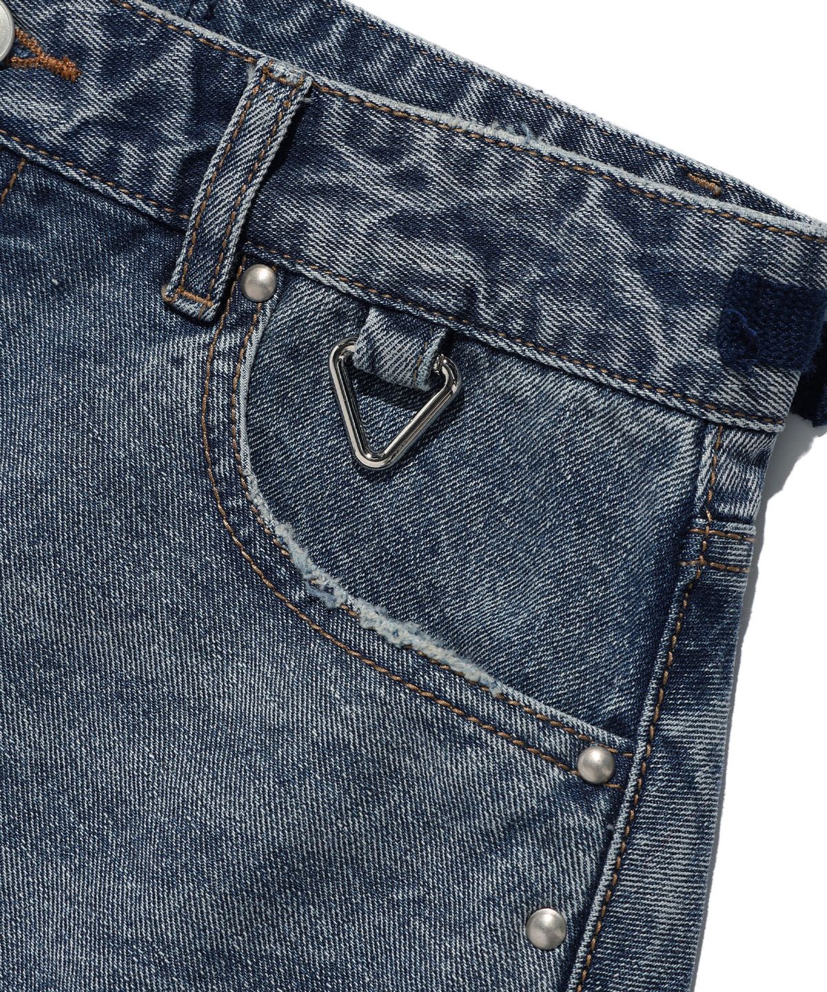 이스트쿤스트(ISTKUNST) WASHED STUD DENIM SKIRT_BLUE(IK2EFFD190A)