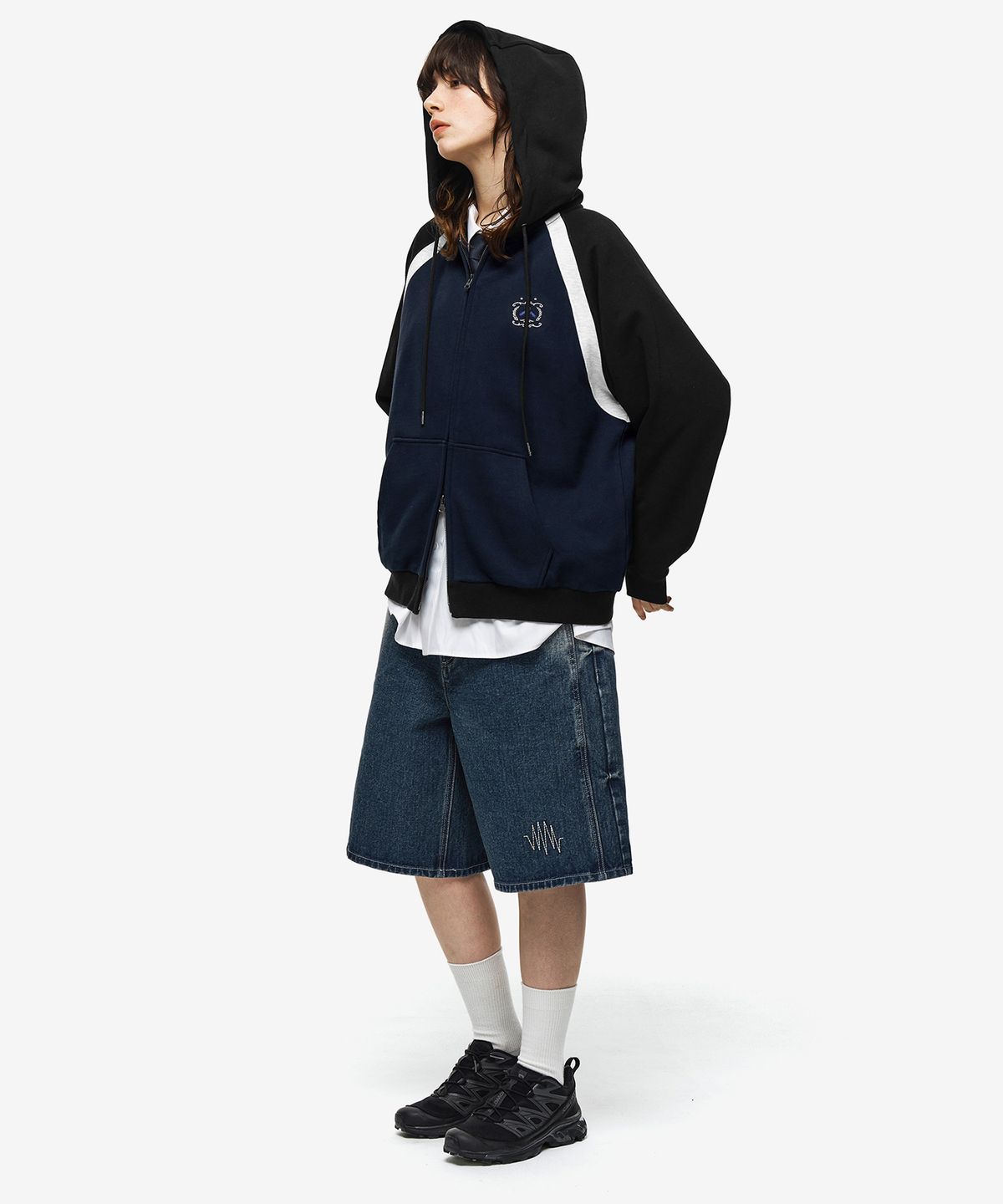 세컨모놀로그(SECONDMONO) 2-WAY  클럽 로고 배색 후드 집업 [NAVY]_SEJK009NAVY