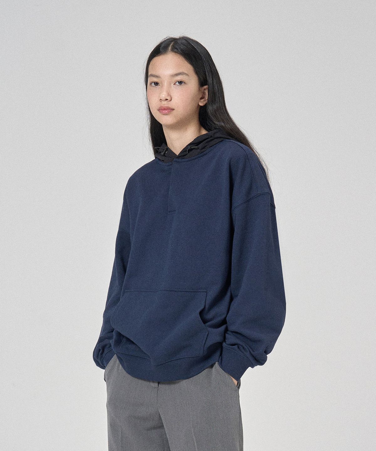 세컨모놀로그(SECONDMONO) 나일론 투톤 믹스 히든 스냅 후디 [NAVY]_SETS033NAVY