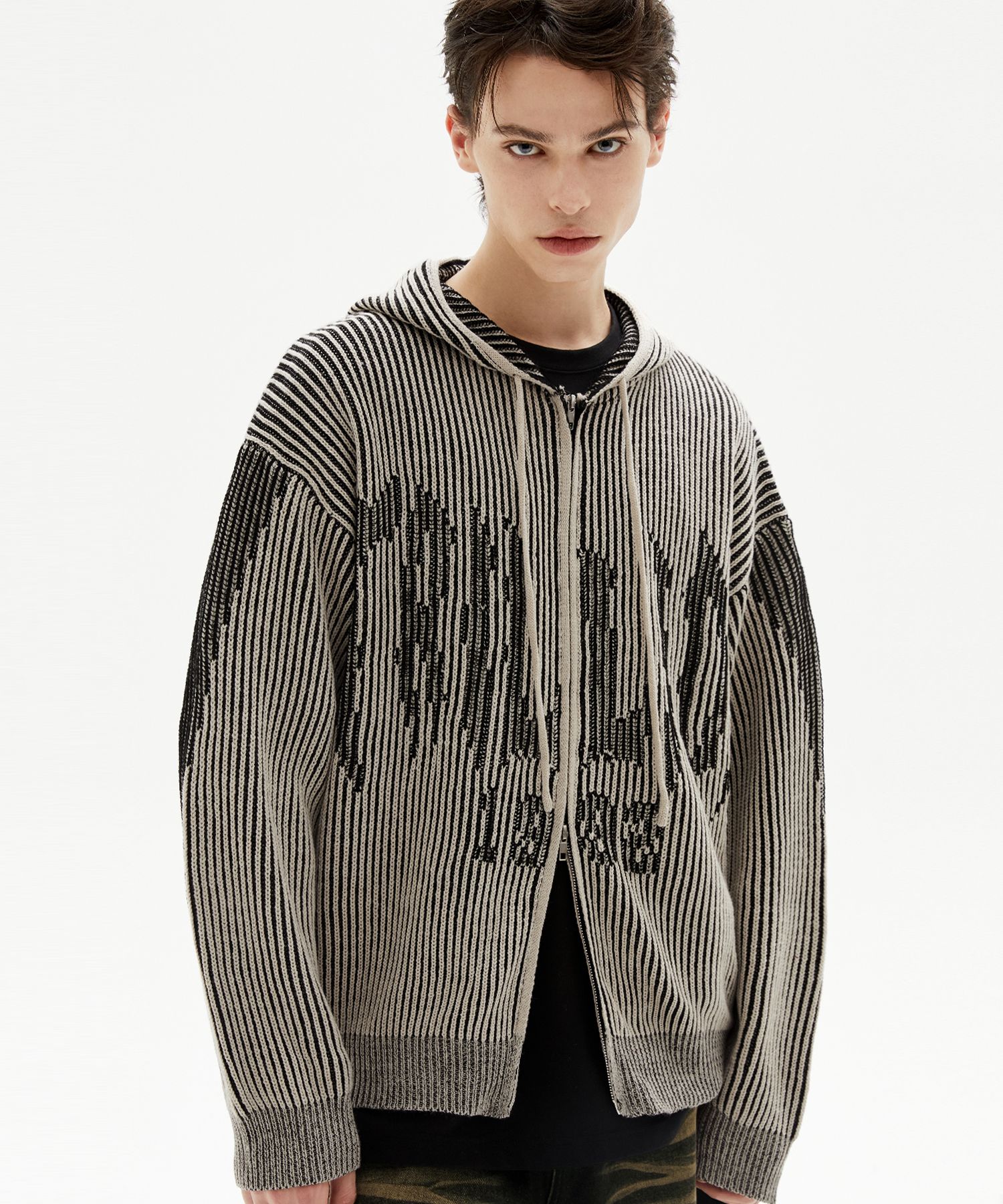 MUSINSA | TRILLION Washable Two-Tone Hooded Zip-Up Graphic Knit