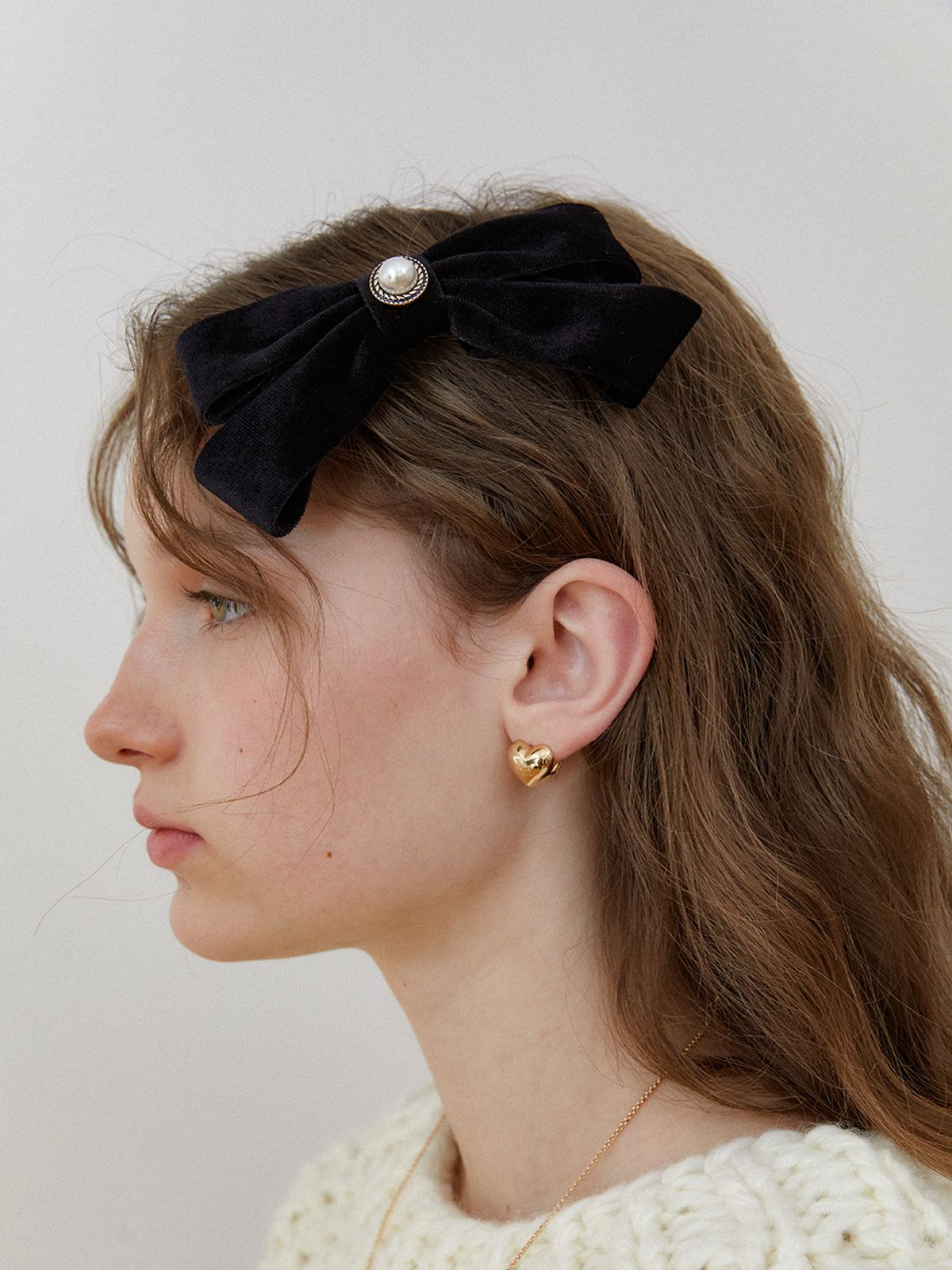오블라(OVLA) black button velvet ribbon pin_pearl HP030