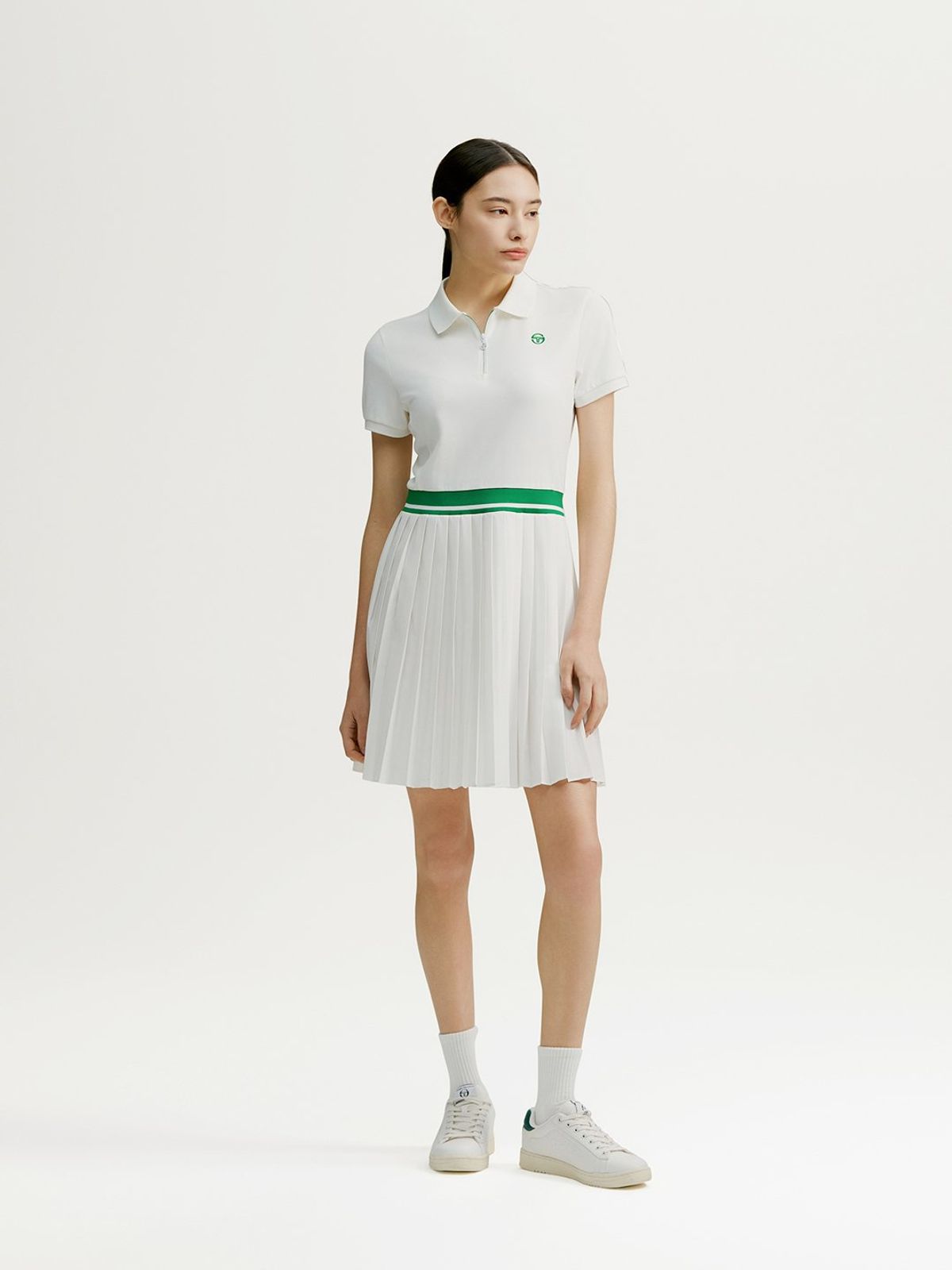 세르지오 타키니(SERGIO TACCHINI) W 고트 저지 믹스 플리츠 카라넥 반팔 드레스 (White)