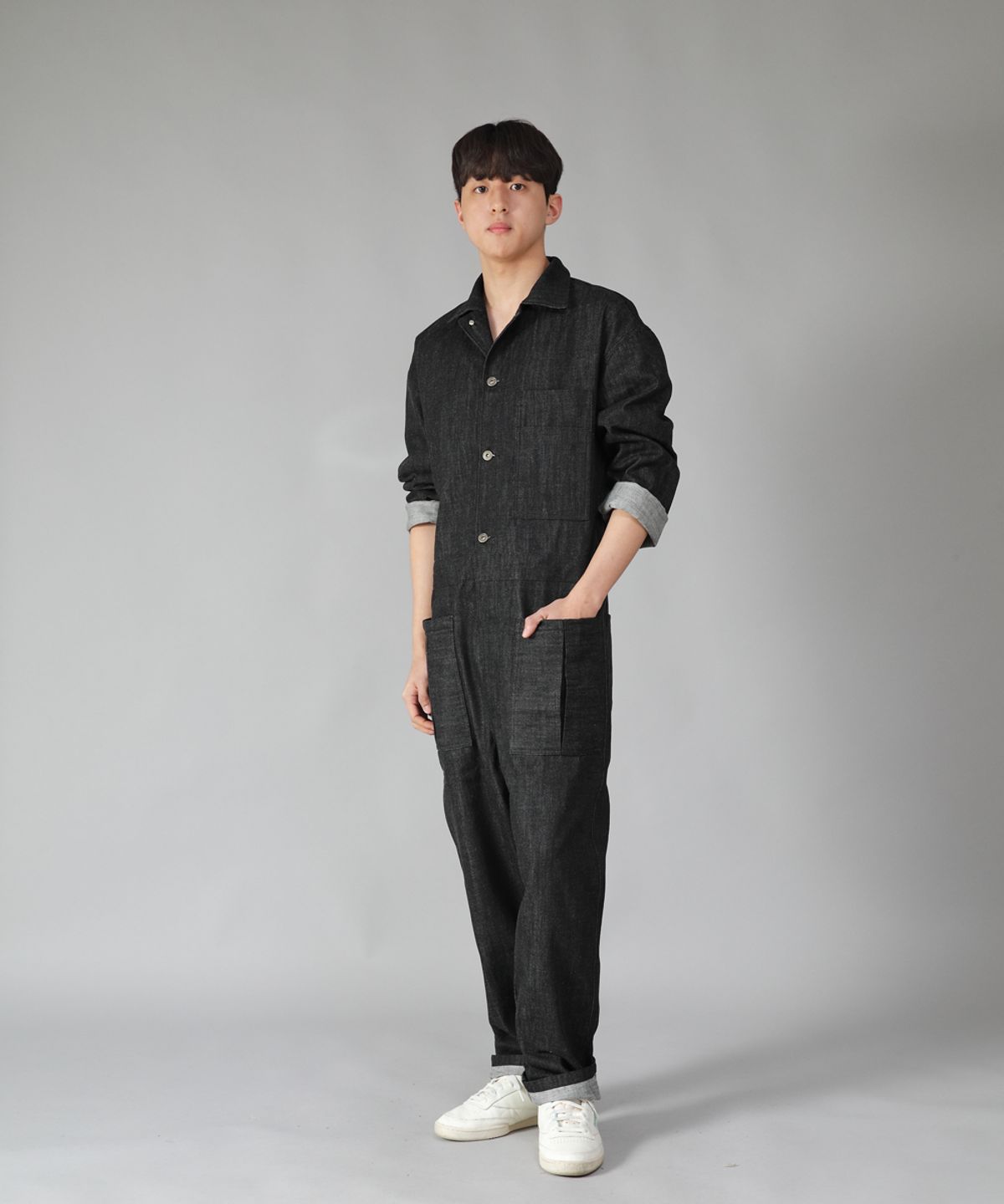 세인트크루(SAINTCREW) 오버라운드 테이퍼드 카고 점프슈트 OT-502C 블랙 데님 BKS
