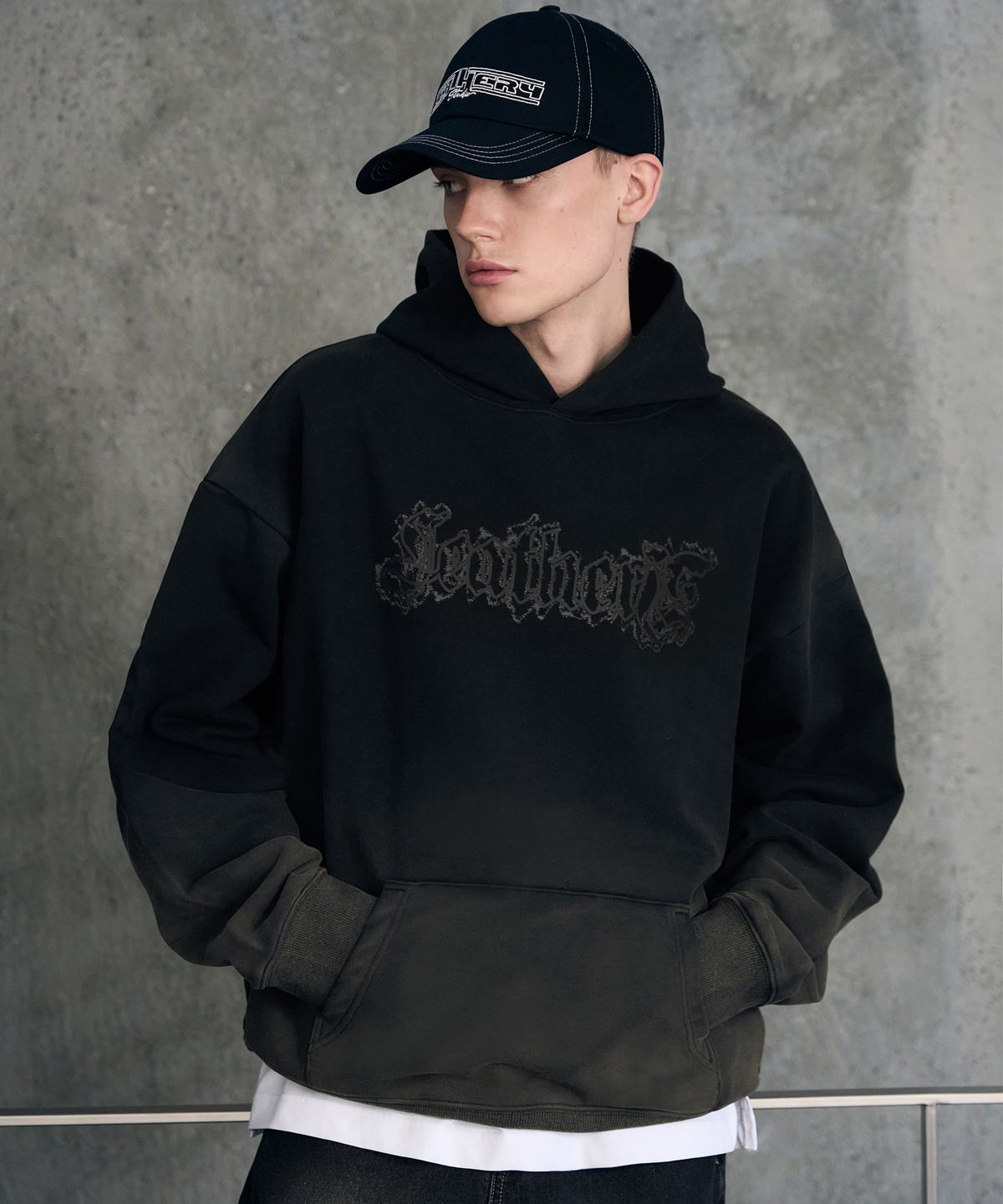 레더리(LEATHERY) 로우 블리치드 후디 [BLACK]