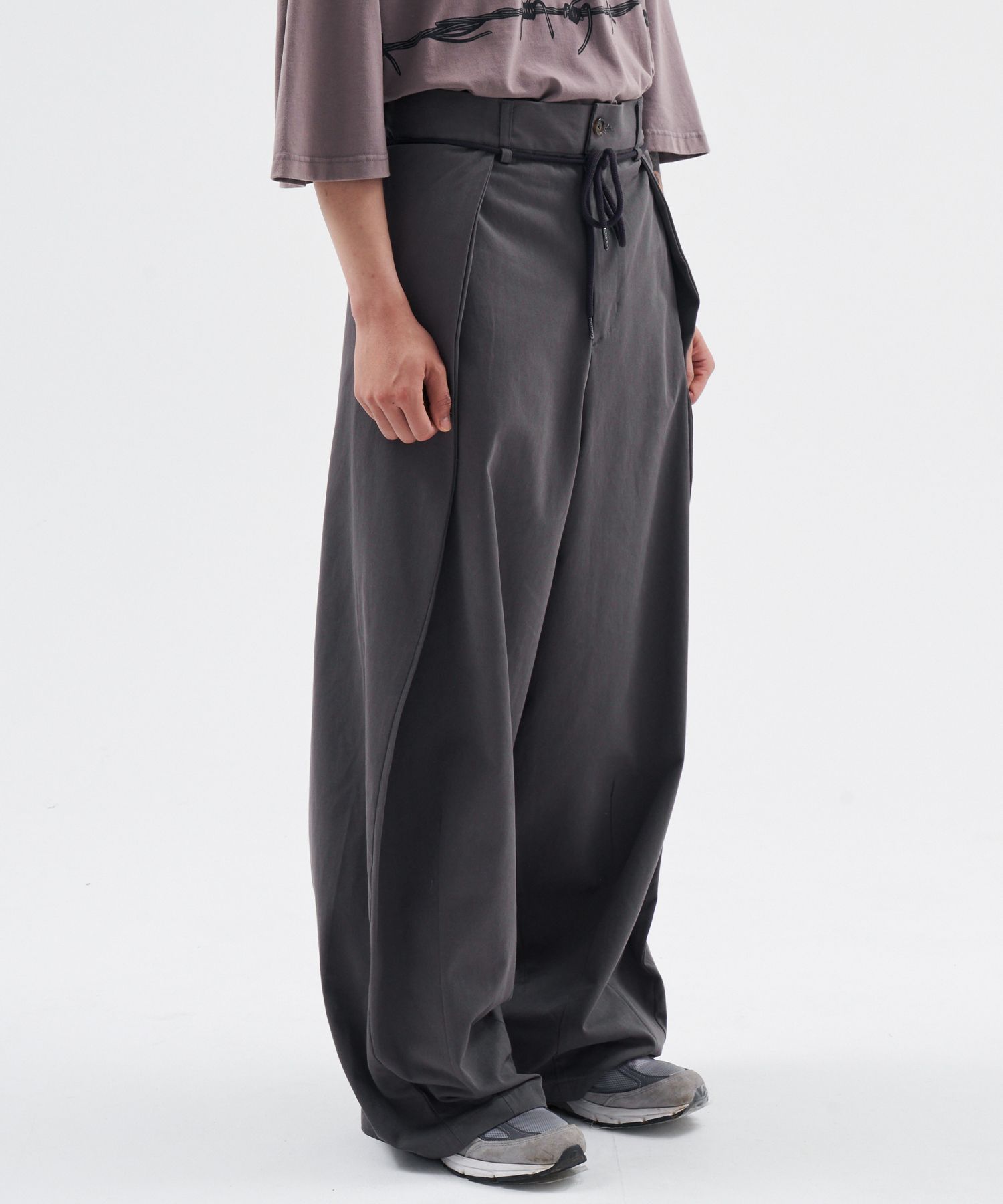 【AJO AJOBYAJO】24SS★ One Tuck Oversized Cotton Pants MUSINSA | AJOBYAJO One Tuck Oversized Cotton Pants [CHARCOAL]