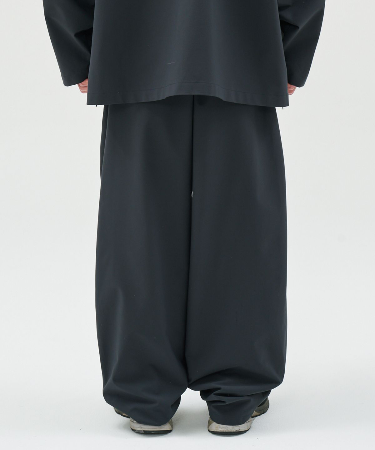 아조바이아조(AJOBYAJO) 3L Pants [CHARCOAL]