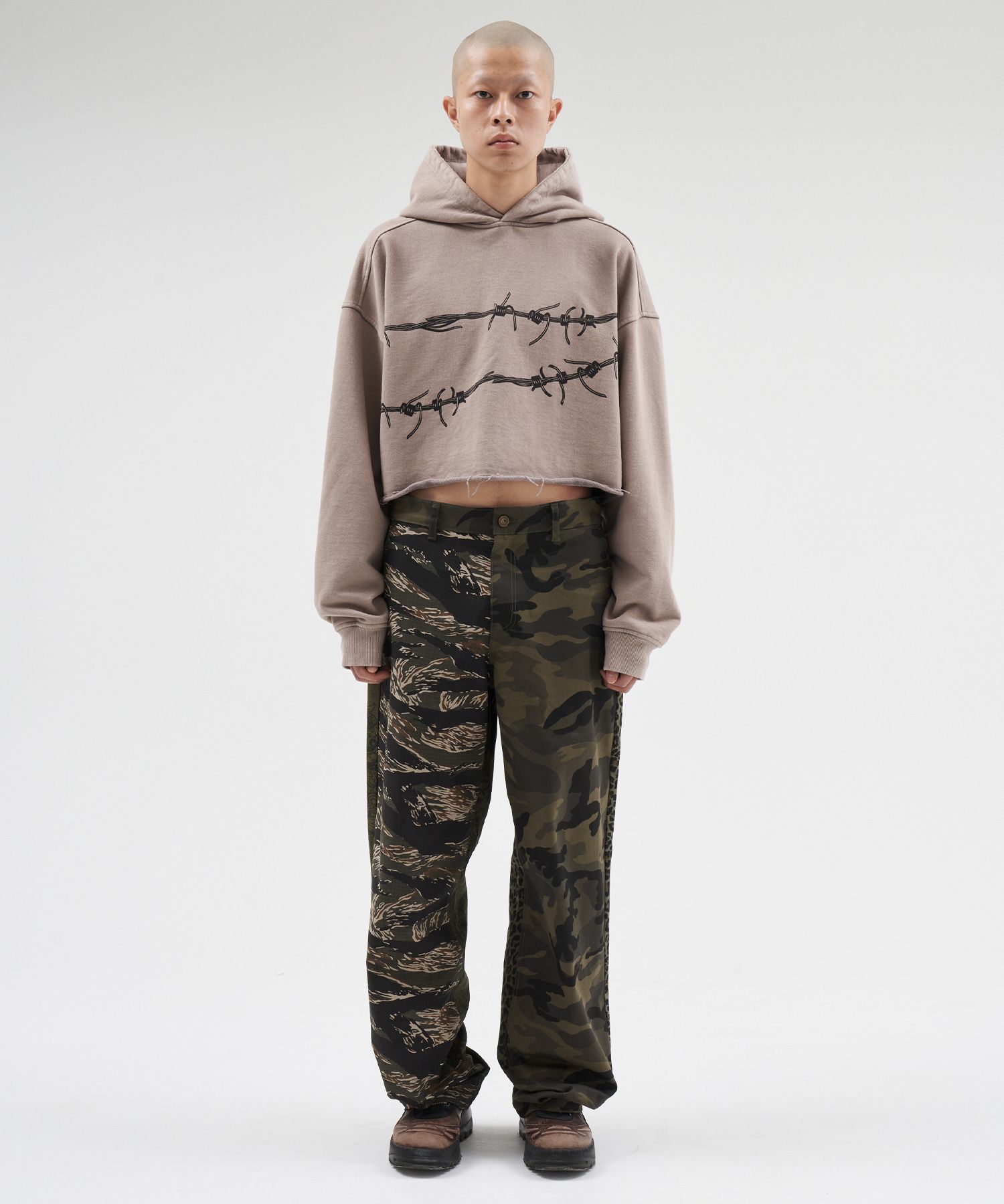 UNISEX ANDGBロゴスウェット – BUNNY APARTMENT