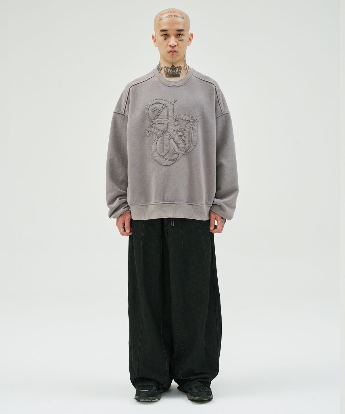 아조바이아조(AJOBYAJO) Sporty Logo Applique Washed Sweatshirt [GREY]