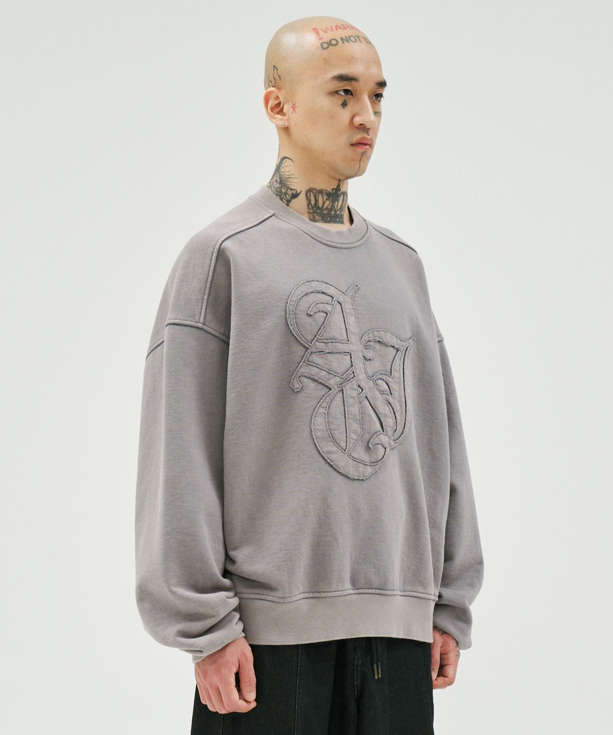 아조바이아조(AJOBYAJO) Sporty Logo Applique Washed Sweatshirt [GREY]