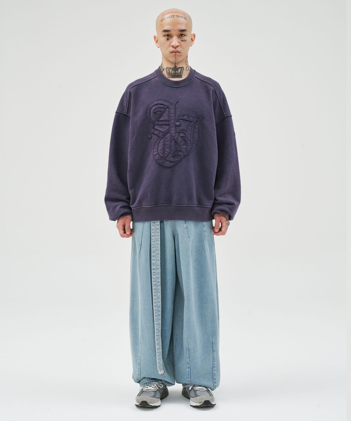 아조바이아조(AJOBYAJO) Sporty Logo Applique Washed Sweatshirt [NAVY]