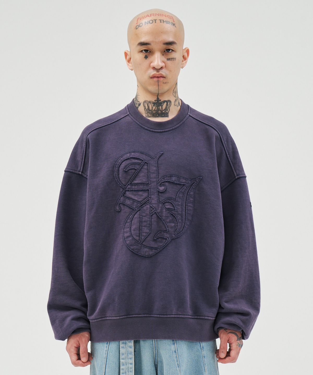 아조바이아조(AJOBYAJO) Sporty Logo Applique Washed Sweatshirt [NAVY]