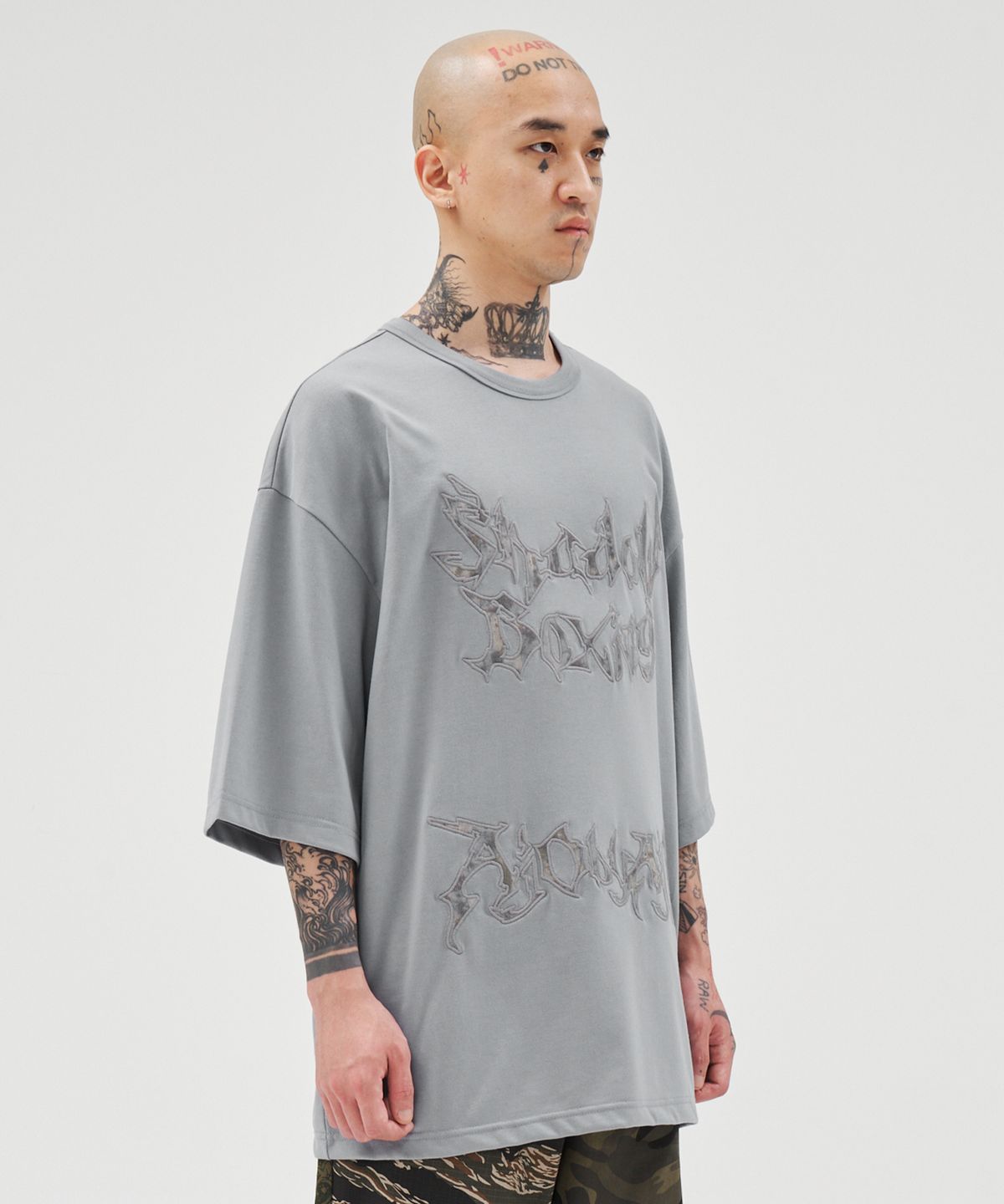 아조바이아조(AJOBYAJO) Shadow Boxing Applique T-Shirt [GREY]