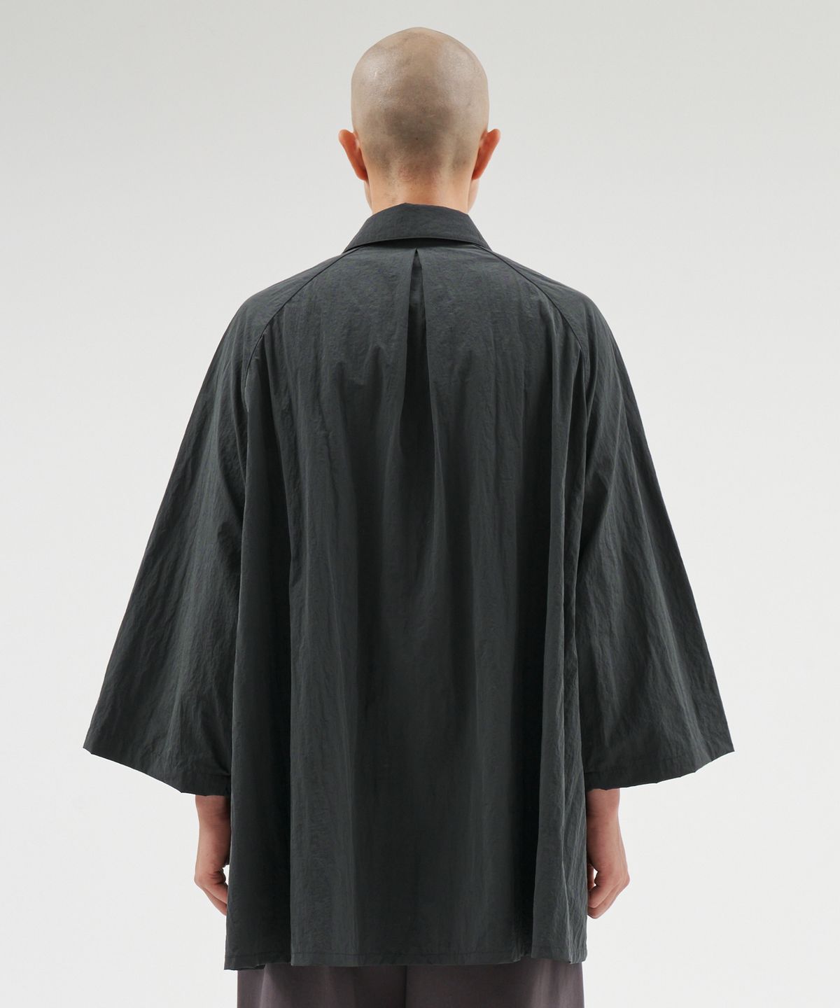 아조바이아조(AJOBYAJO) Nylon Cape Shirt [CHARCOAL]