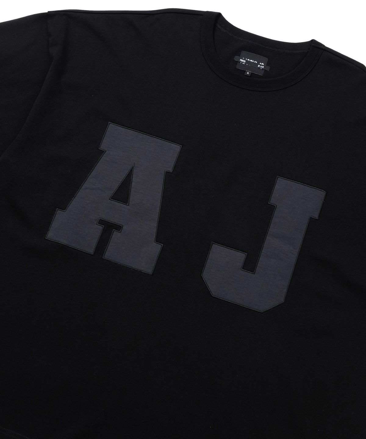 아조바이아조(AJOBYAJO) [PBA] AJ Nylon Applique T-shirt [BLACK]