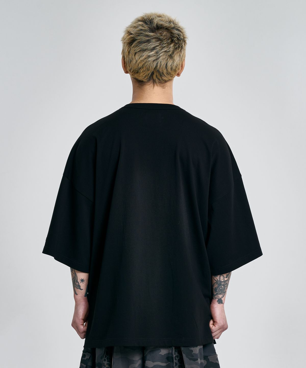 아조바이아조(AJOBYAJO) [PBA] AJ Nylon Applique T-shirt [BLACK]