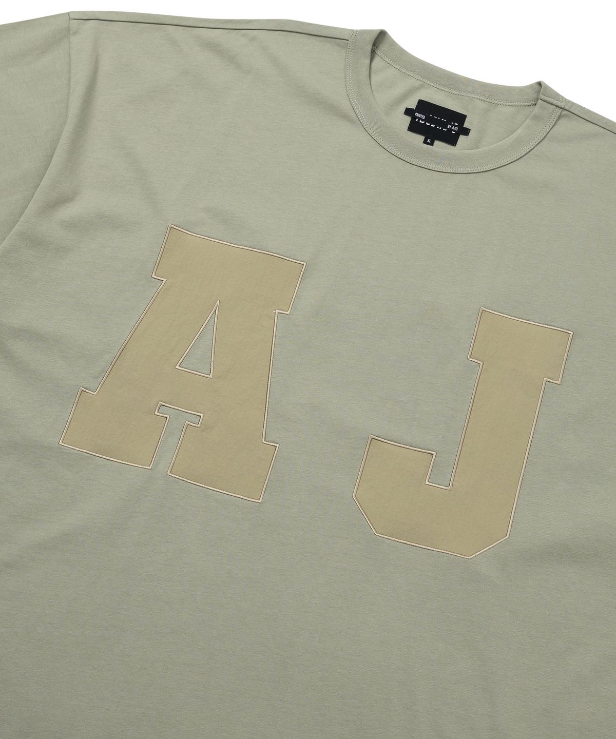 아조바이아조(AJOBYAJO) [PBA] AJ Nylon Applique T-shirt [LIGHT GREY]