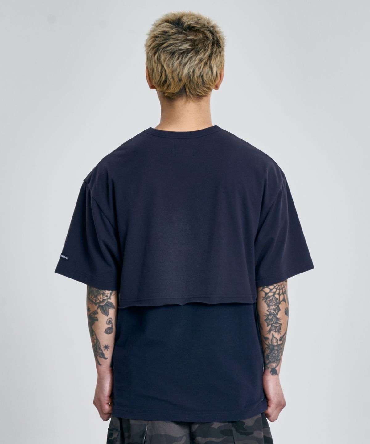 아조바이아조(AJOBYAJO) [PBA] Arch Logo Washed Layered T-Shirt [NAVY]