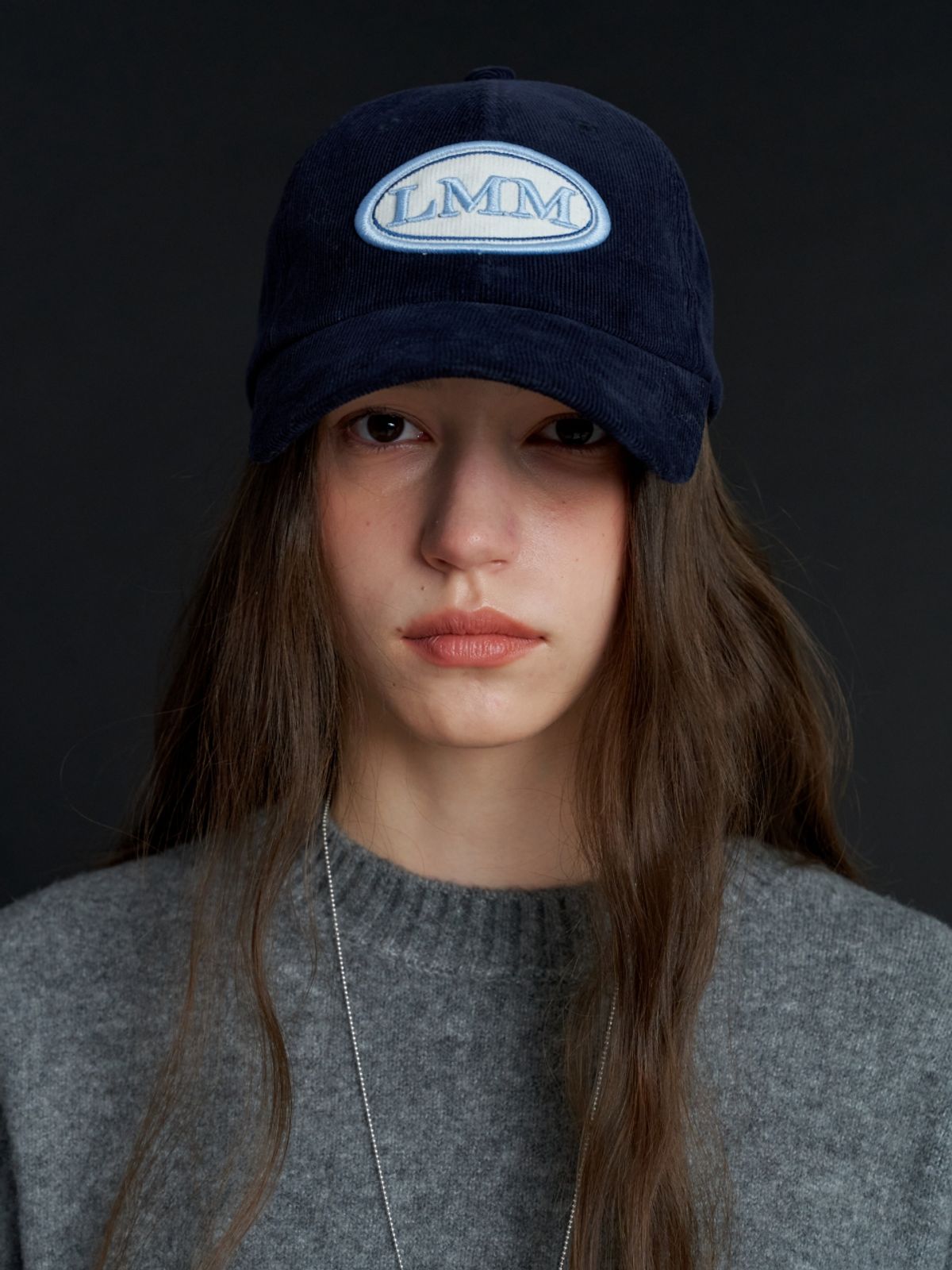러브미몬스터(LOVE ME MONSTER) Corduroy LMM Logo Ball Cap_Navy (L234MCP010)