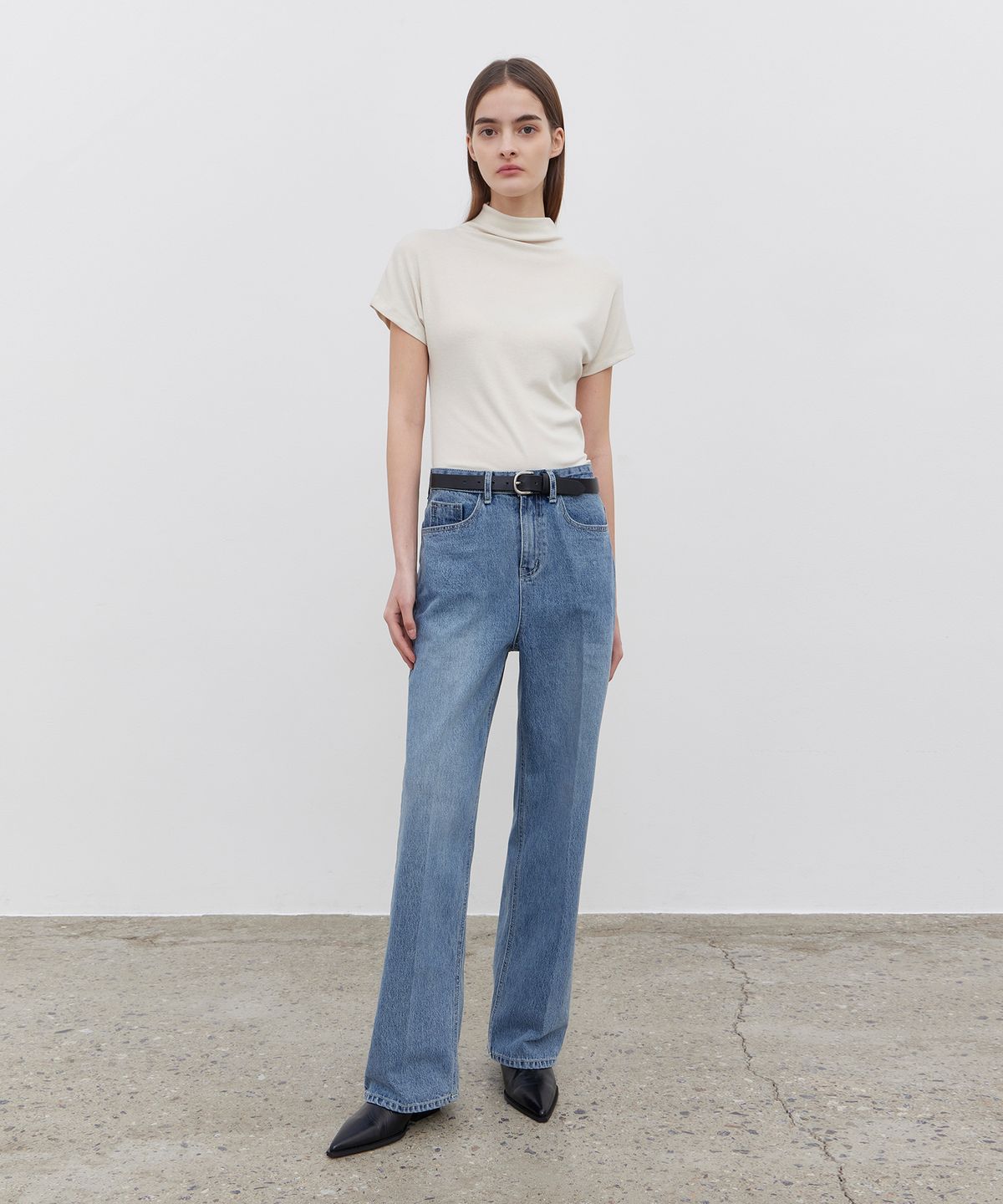 노티아(NOTIA) TURTLE NECK HALF SLEEVE T-SHIRTS - LIGHT BEIGE
