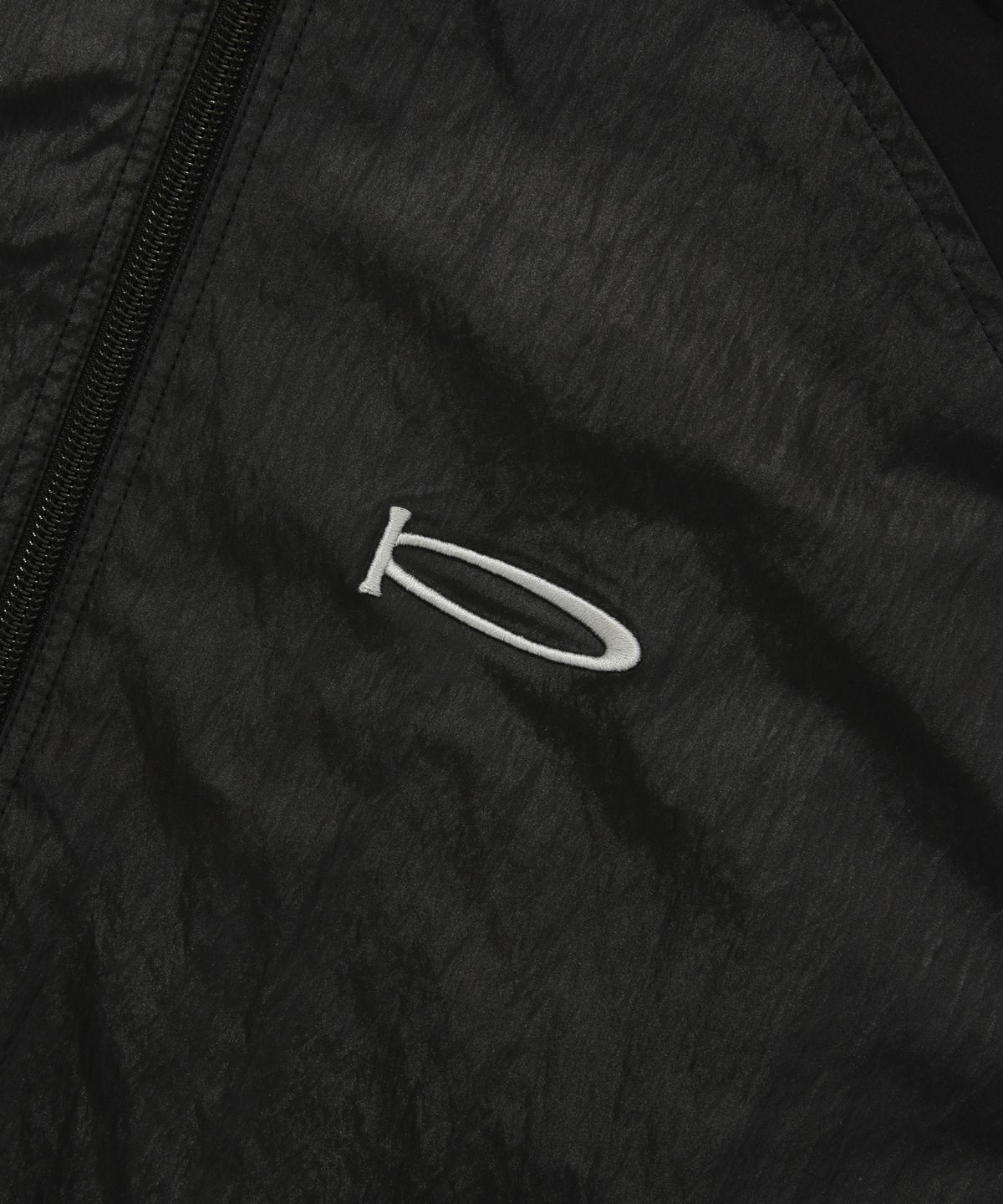 피지컬 디파트먼트(PHYSICAL DEPARTMENT) 커브 윈드 브레이커_블랙