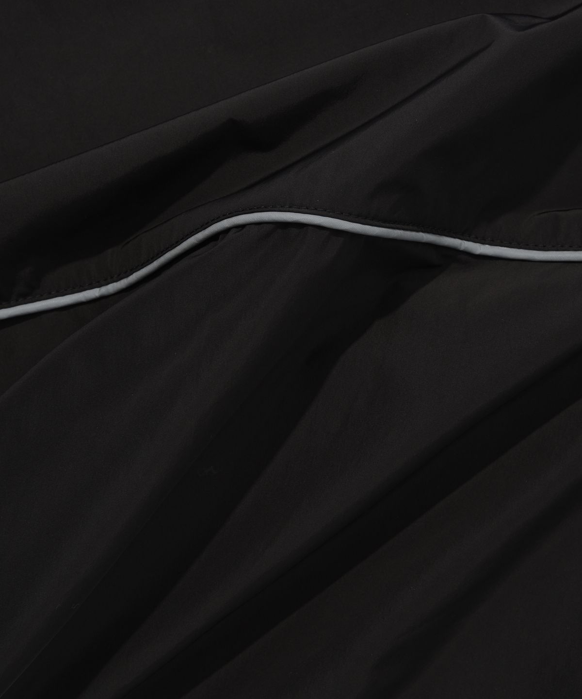 피지컬 디파트먼트(PHYSICAL DEPARTMENT) NYLON PIPNG CROP BOLERO BLACK