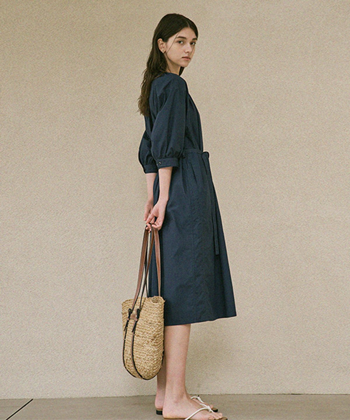링서울(LINGSEOUL) voluminous shirring dress-navy