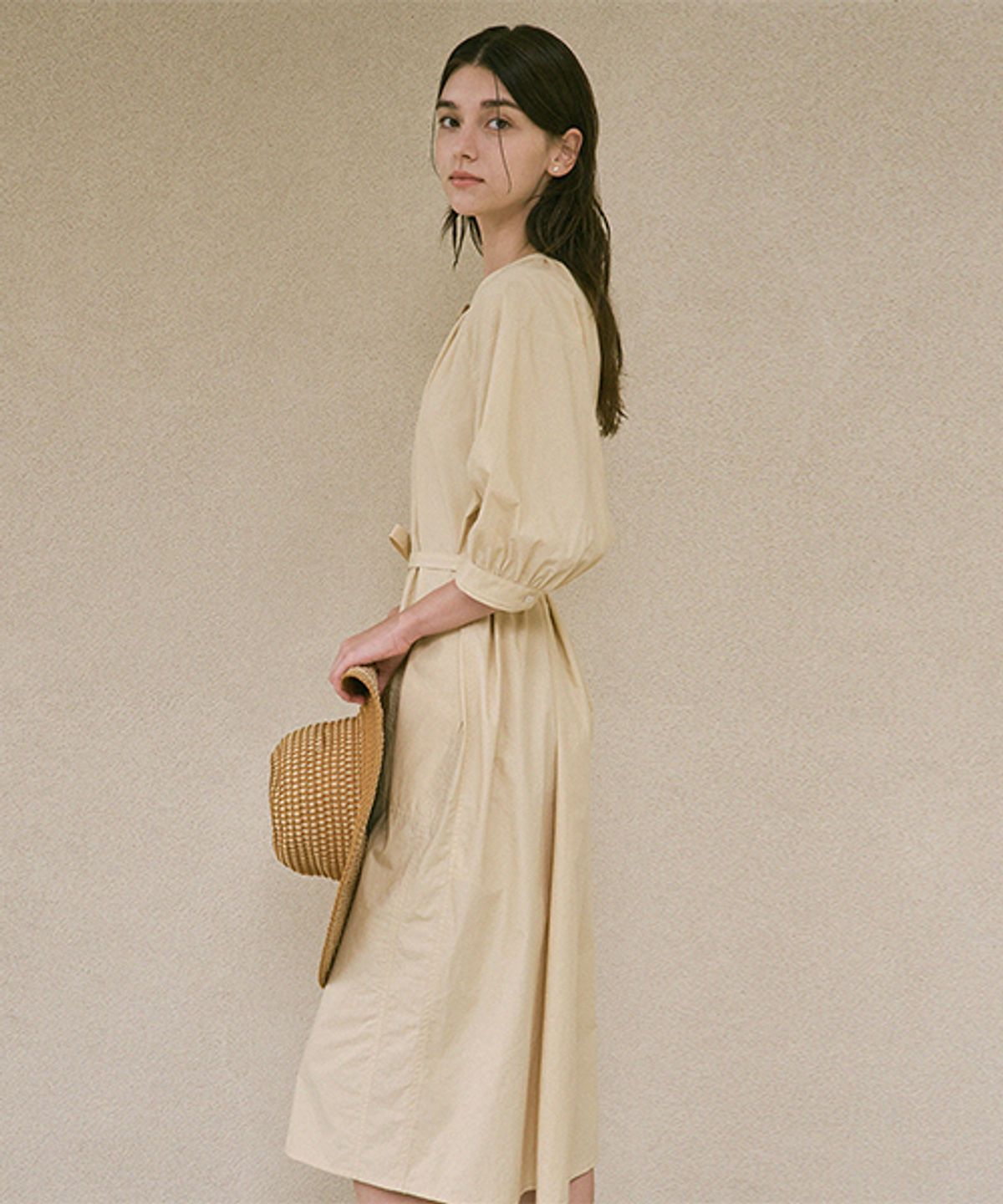 링서울(LINGSEOUL) voluminous shirring dress-beige