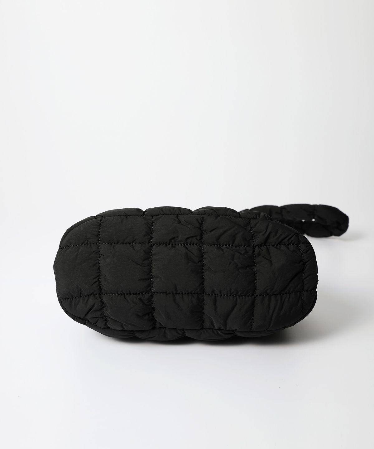 옐로우스톤(YELLOWSTONE) Vienna cloud bag - Black