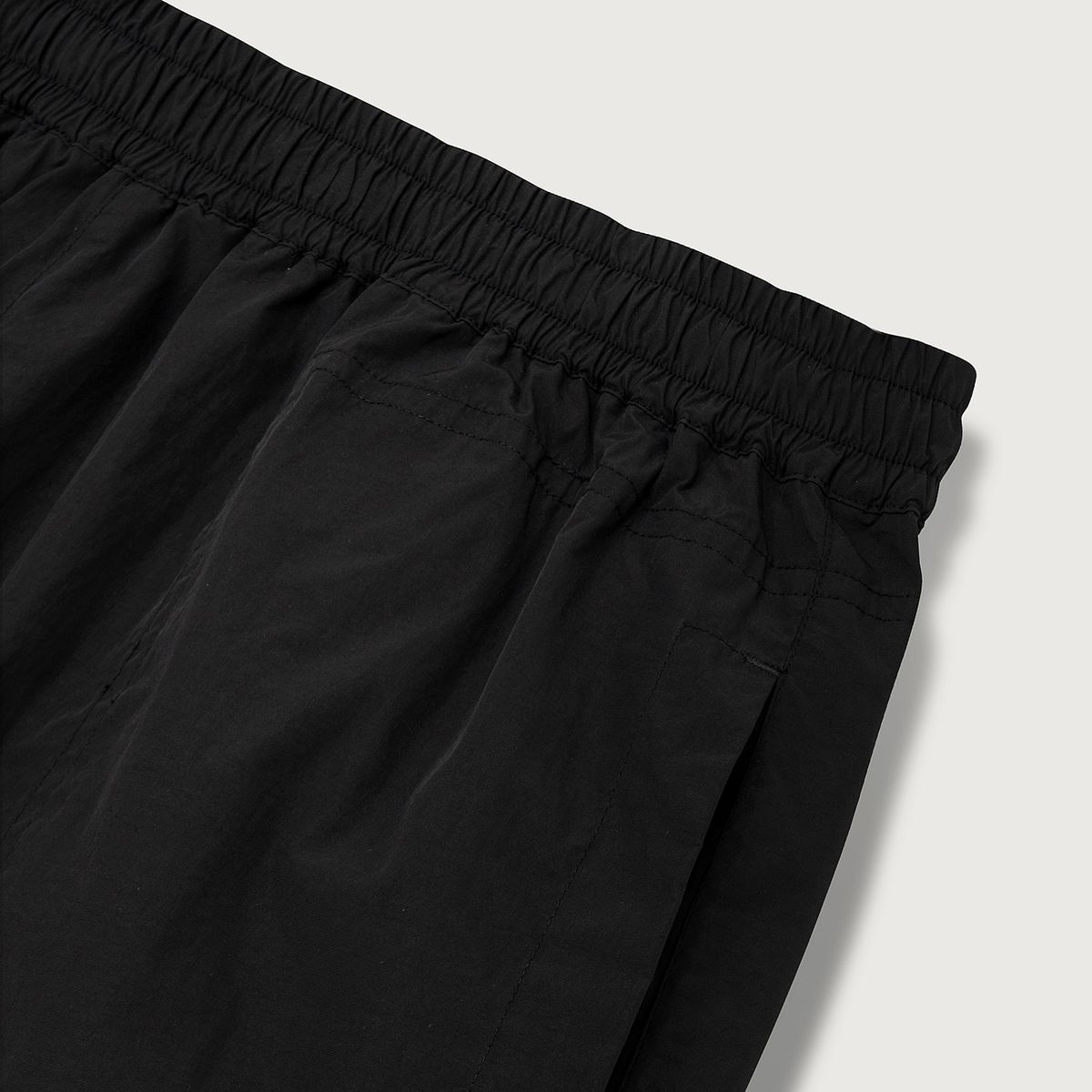 벤(BBEEEENN) MENS)테크니컬 패브릭 숏츠_블랙