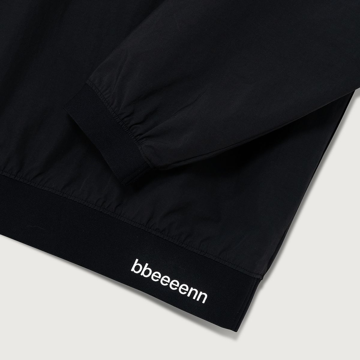 벤(BBEEEENN) MENS)테크니컬 패브릭 풀오버_블랙