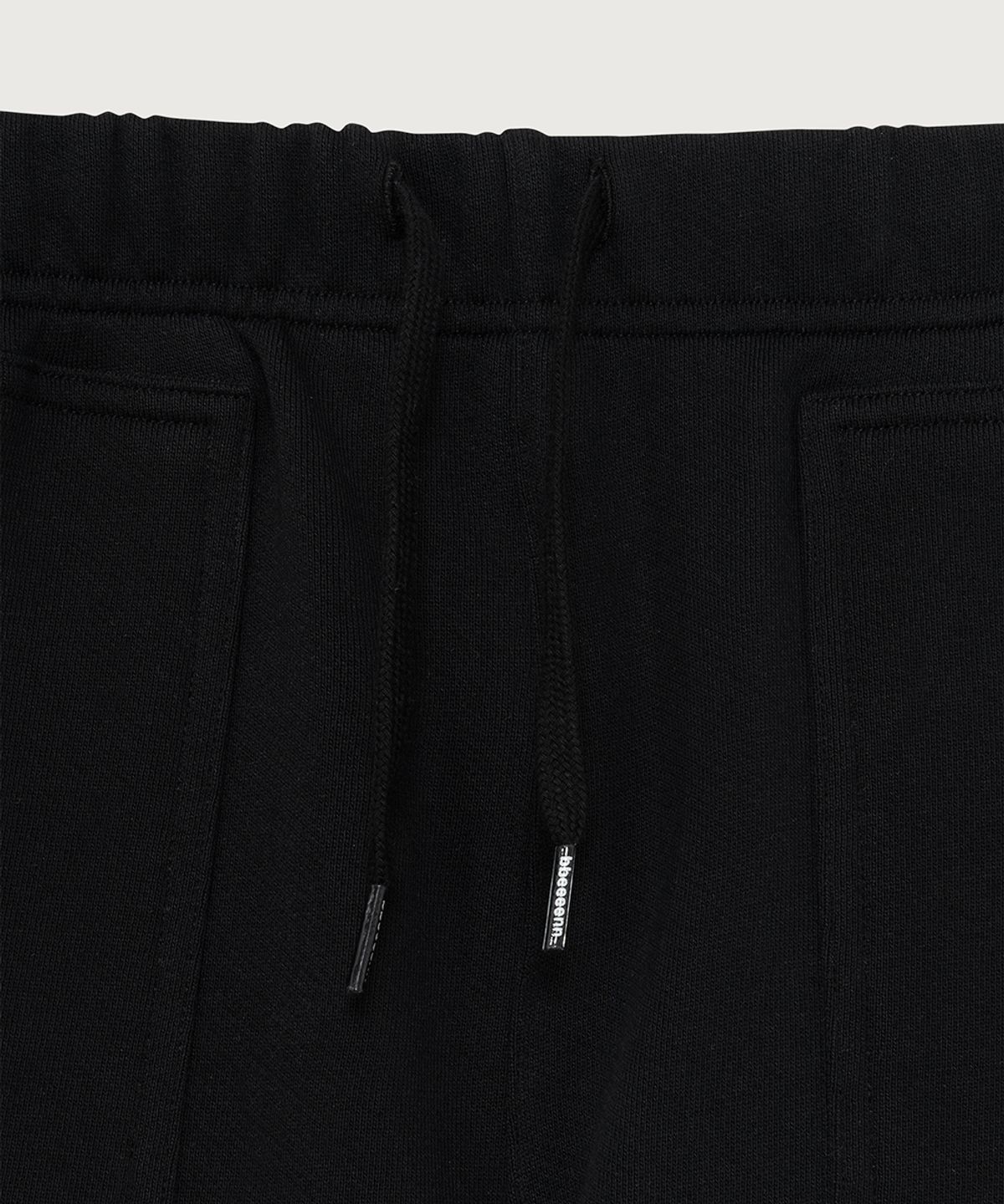 벤(BBEEEENN) 패치 포켓 쇼츠_블랙