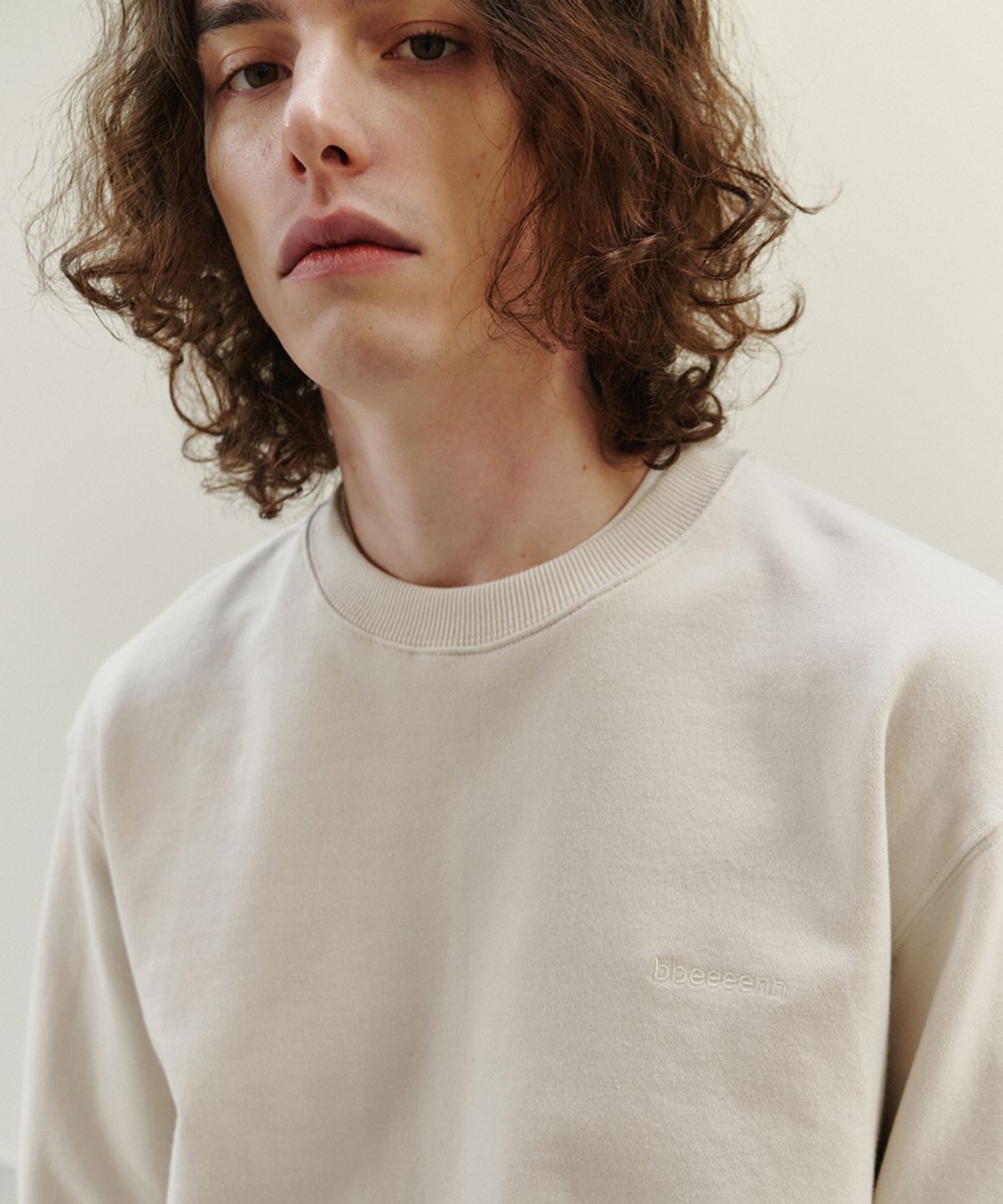 벤(BBEEEENN) MENS)벤 스웻셔츠_에크루