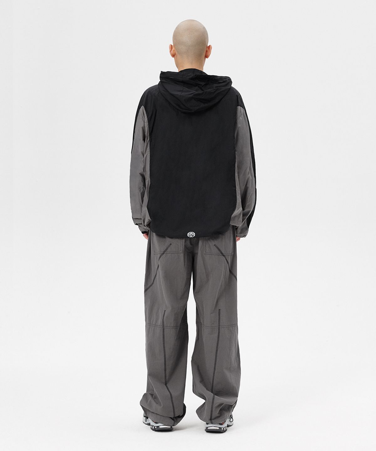 마하그리드(MAHAGRID) WAVE M LOGO HOODED WINDBREAKER BLACK(MG2ESMB960A)