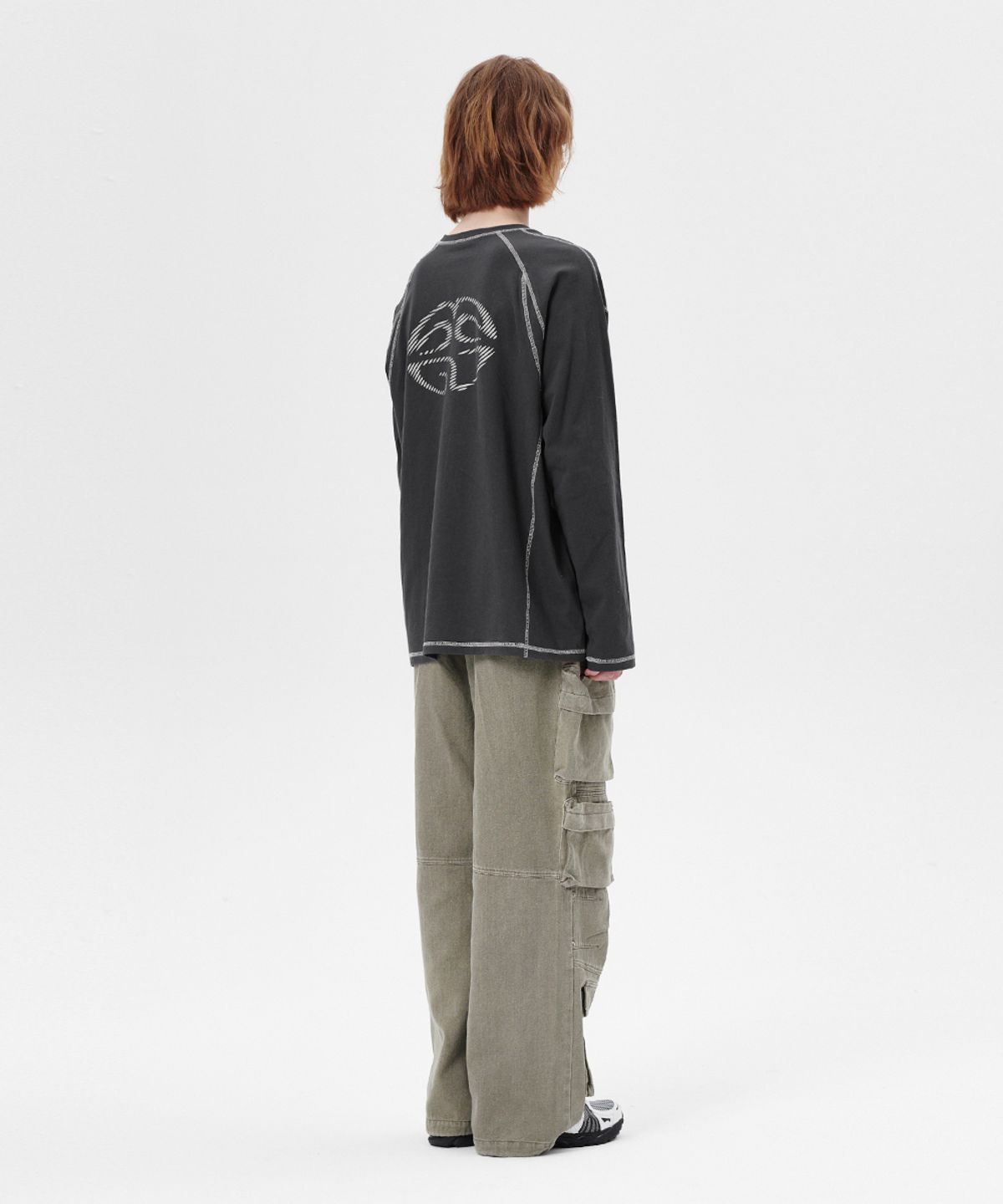 마하그리드(MAHAGRID) CURVED STITCH LS TEE CHARCOAL(MG2ESMT565A)