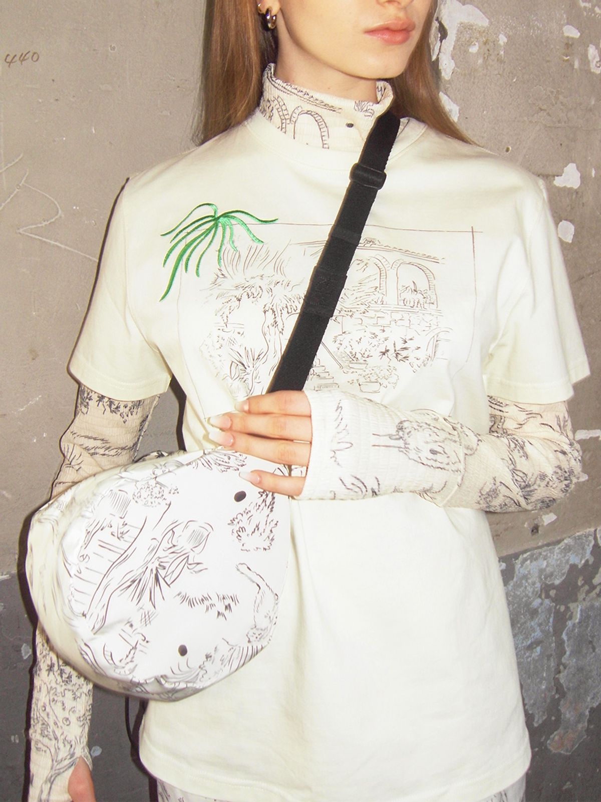기준(KIJUN) Drawing Sport Bag UNISEX Print Cream