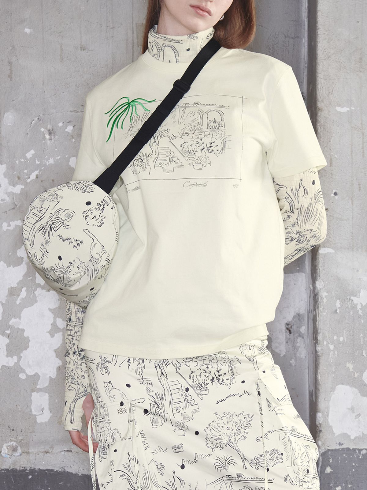 기준(KIJUN) Drawing Sport Bag UNISEX Print Cream