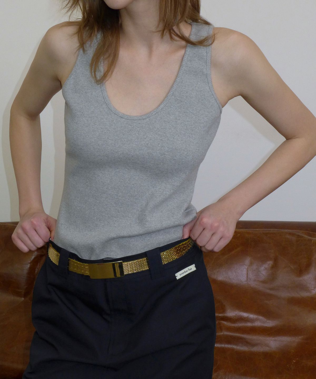 오버듀플레어(OVERDUEFLAIR) RIBBED COTTON U NECK TOP_MELANGE GREY