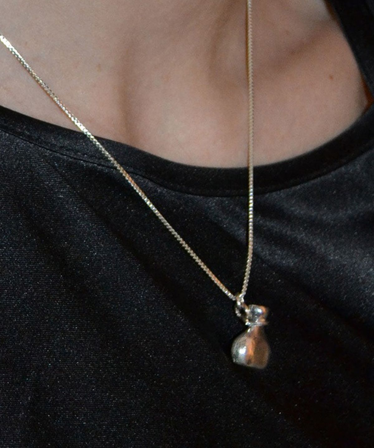 누아보(NUAVO) Perfume chain glitter