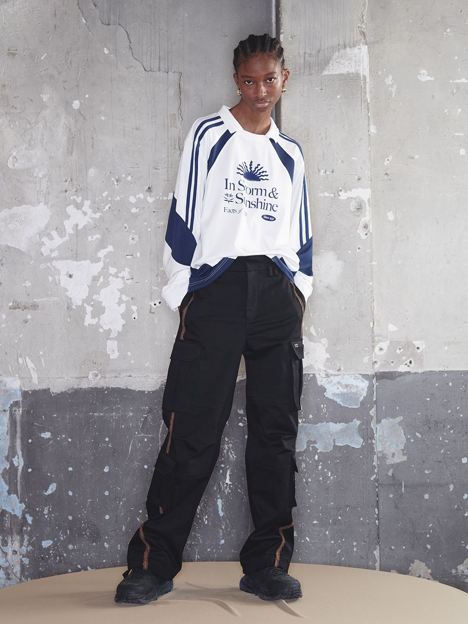 기준(KIJUN) Sunshine Football T-Shirt UNISEX Off-White Navy