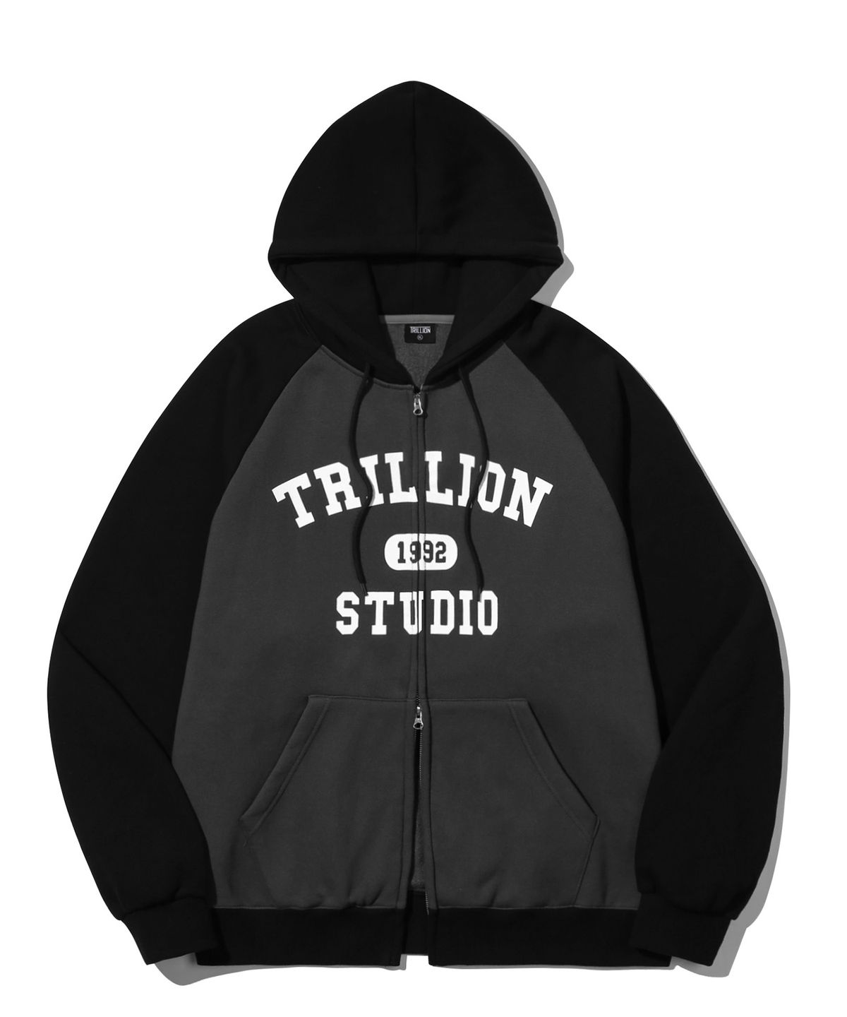 트릴리온(TRILLION) 레글런 컬러 믹스 1992 그래픽 후드 집업 (CHARCOAL)